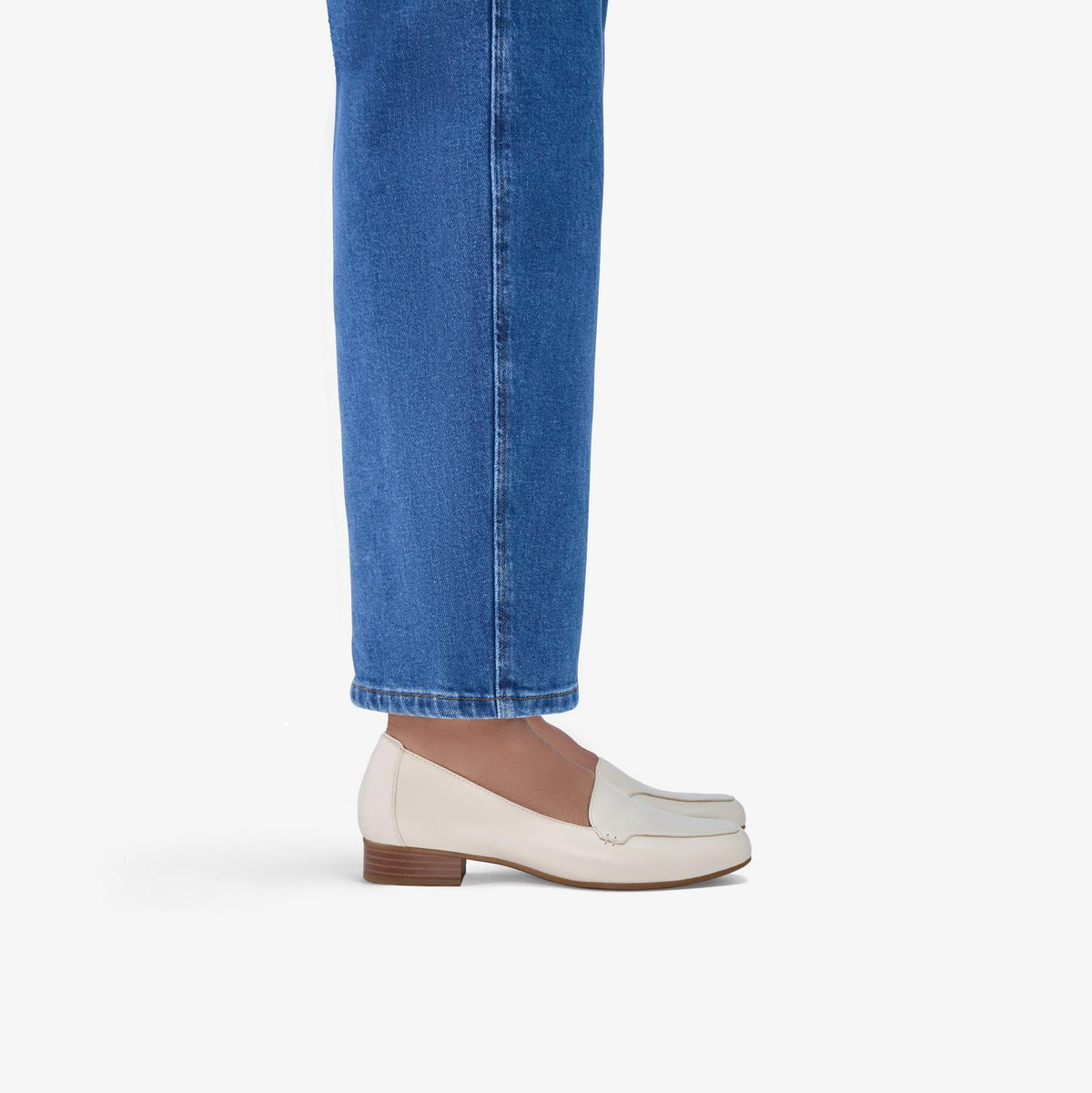 Krystine Lily Cream Leather - US 2449