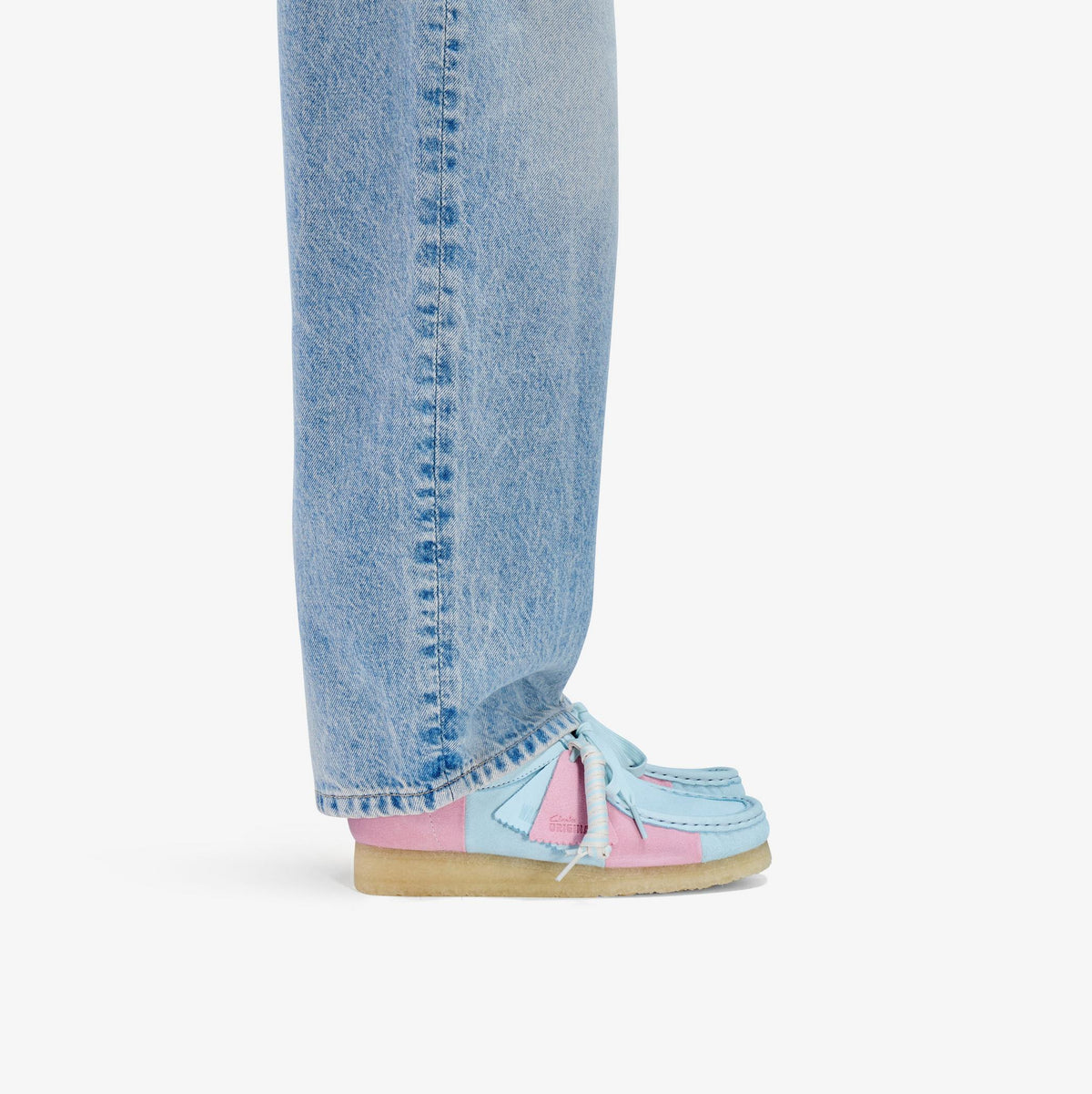 Wallabee Pale Blue Stripe - US 2182